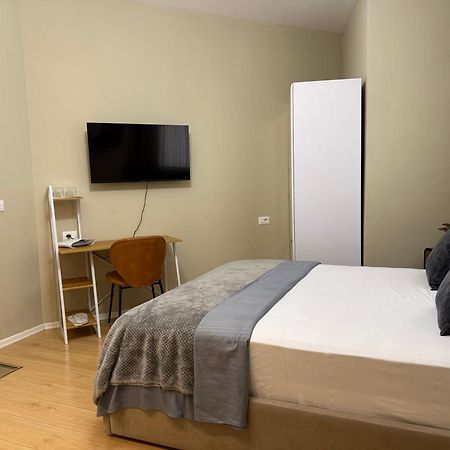 City Center Rooms And Apartments Дуррес Екстер'єр фото