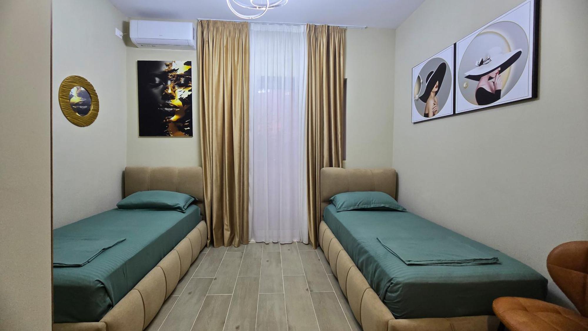 City Center Rooms And Apartments Дуррес Екстер'єр фото